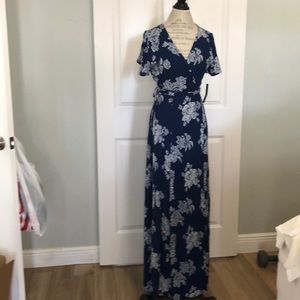 Lulu’s wrap maxi dress navy and white Size S